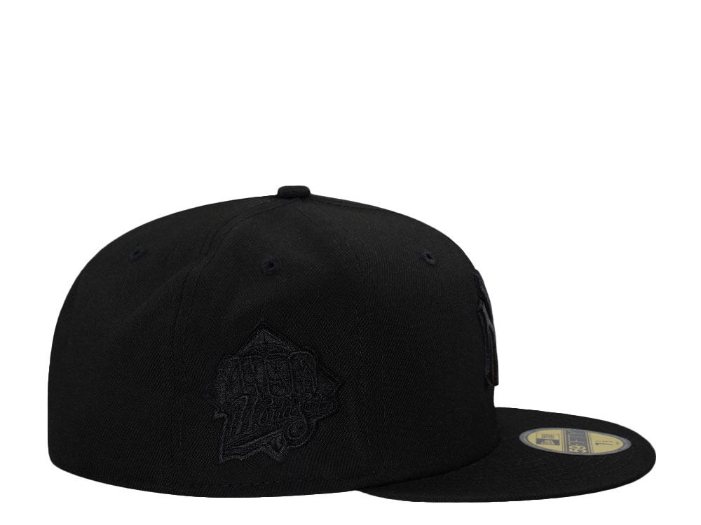 New Era New York Yankees World Series 1999 Blackout Pink Edition 59Fifty Fitted Hat