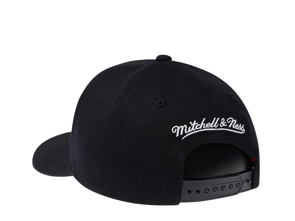 Mitchell & Ness Philadelphia 76ers Team Ground Red Line Black Solid Flex Snapback Hat